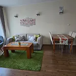 Boutique - Flora Boutique בנסקו