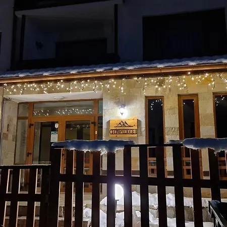 Boutique - Flora Boutique בנסקו